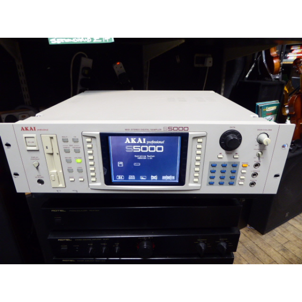 <p>Legendary hardware sampler.</p><p>This unit is fully loaded with 256mb of Sample RAM.</p><p>Internal Hard Drive fitted with large library onboard and over 8 Gb of free disk storage.</p><p>Optional USB board fitted.</p><p>PC VOX 64 board fitted, doubling polyphony to 128 voice.</p><p>8 outputs plus Main Outputs.</p><br />