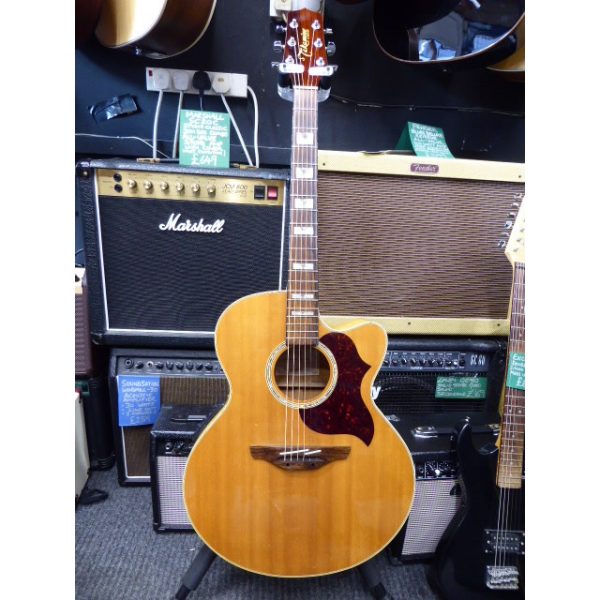 <p>Electro-acoustic Jumbo with flamed maple back &amp; sides, solid spruce top, rosewood fingerboard, and more.</p><p>Condition: A fair bit of fret wear and a few small marks, otherwise fine.</p>