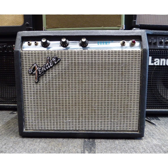 <p>Classic valve amplifier by Fender.</p>