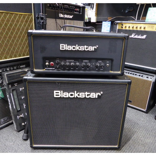 20 watt valve guitar amplifier with matching cabinet.&nbsp; Excellent condition.&nbsp; Fully serviced.