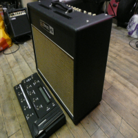 <p>Superb 60 watt multi-fx guitar amplifier with awesome FBV shortboard pedal included!</p><p>Good condition.</p>