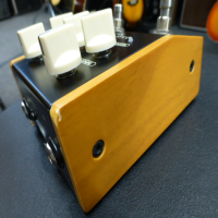 Acoustic preamp/DI pedal by Ashdown.&nbsp; New condition.