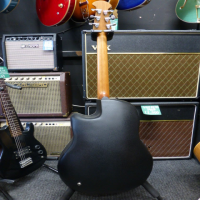 Stunning electro-roundback guitar in new condition.&nbsp; Made in Korea.