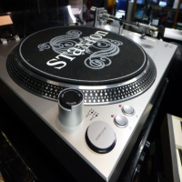 <p>Classy but relatively inexpensive direct drive turntable in the style of Technics SL-1210s.</p><p>Good build quality and sound.&nbsp;</p><p>Comes with a Stanton 500 cartridge.</p><p>+/- 10 DB pitch shift.</p><p><br /></p>