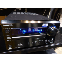 <p>Lovely compact hi-fi.</p><p>Amplification, CD player, USB player, DAB/FM/AM radio and two external inputs on RCA connectors.</p><p></p>