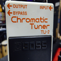 <p>Quality tuner pedal by Boss.</p><p>Condition: Loads of chips in the chassis, and the lid screw has been replaced with an unoriginal one.</p>