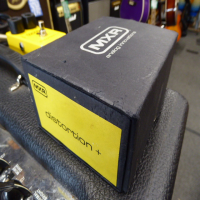 <p>MXR distortion with original box and instructions.</p><p>Condition: A couple of chips in the chassis, otherwise fine.</p>