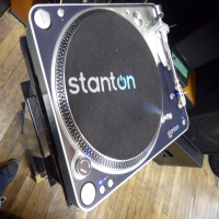 <p>The Stanton T80 brings futuristic looks and the latest digital technology together in a world-class turntable with a powerful direct-drive motor.</p><p>With Key Lock built-in, the user can adjust the tempo of a record without affecting pitch, while a S/PDIF digital output makes the T80 great for archiving vinyl or for use with a digital mixer.</p><p>Motor: 8-pole, 3-phase, brushless dc motor</p><p>Speeds: 33, 45 and 78rpm</p><p>Reverse mode function.</p><p>Wow and flutter: 0.15% wrms</p><p>Tonearm: static balanced straight shaped.</p><br />