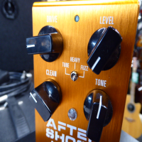 Awesome bass distortion in mint condition with box.<br />