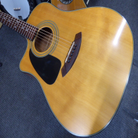 <p>Left-handed electro-acoustic guitar by Fender.<br /></p><p>Condition: A few marks here and there, otherwise fine.</p>
