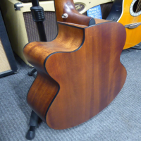 <p>Very nice electro-acoustic bass guitar with superb playability and tone.</p><p>Condition: A few small dents and scuffs, nothing major.</p>