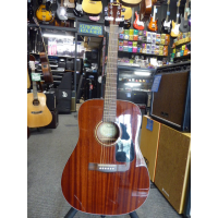 <p>Lovely entry-level acoustic guitar with dreadnought body size.</p><p>Condition: A few small dents and scrapes, nothing major!</p>