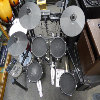 <p>Good quality electronic drum kit at an affordable price.&nbsp; Includes sticks.</p><p>Excellent condition.</p>