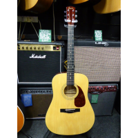 <p>Entry-level dreadnought acoustic guitar.</p><p>Condition: A bit of wear on the fretboard, otherwise excellent.</p>