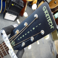 Nice little parlor guitar with soundhole pickup.&nbsp; Very near mint condition.<br />