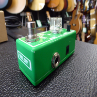 <p>Compact delay pedal with original box.</p><p>Condition: A few tiny chips in the finish, otherwise excellent.</p>