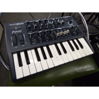 <p>Looks Tiny, Sounds Massive<br /><br />MicroBrute is a pure analog sonic powerhouse of a synth. </p><p>Small in size but loaded with features.</p><p>Single LFO with selectable waveform. (Pulse, Saw, Triangle) and Amount and Rate controls.</p><p>Pitch and Modulation wheels for expressive control.</p><p>100% analogue signal path.</p><p><br /></p>