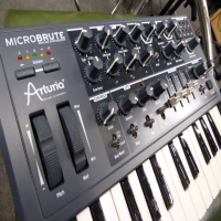 <p>Looks Tiny, Sounds Massive<br /><br />MicroBrute is a pure analog sonic powerhouse of a synth. </p><p>Small in size but loaded with features.</p><p>Single LFO with selectable waveform. (Pulse, Saw, Triangle) and Amount and Rate controls.</p><p>Pitch and Modulation wheels for expressive control.</p><p>100% analogue signal path.</p><p><br /></p>