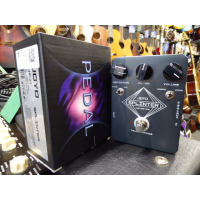 Affordable distortion pedal in mint condition with original box.<br />