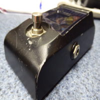 <p>Robust pedal tuner.</p><p>Condition: Lots of chips in the finish.</p>