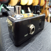 <p>Quality looper pedal.</p><p>Condition: A small chip in the finish, nothing major.</p>