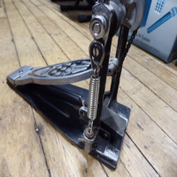 Decent and robust kick pedal in fair condition.<br />