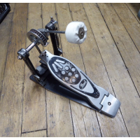 Decent and robust kick pedal in fair condition.<br />