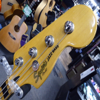 Awesome Jazz bass in mint condition.<br />