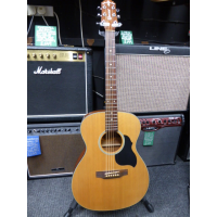 <p>High quality Korean-built acoustic guitar at a very affordable price!&nbsp; This features a chunky solid cedar top, a comfortable orchestra body shape, and a great action.</p><p>Good condition.</p>