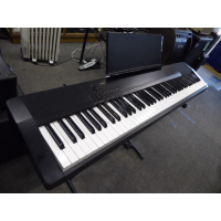 <p>88-key weighted action piano.</p><p>10 tones: (2 Grand Pianos, 3 Electric Pianos, Harpsichord, Vibraphone, Strings, Pipe Organ, Jazz Organ. </p><p>Hall Reverb function.</p><p>48-note polyphony.</p><p>USB to Host connectivity for Midi integration with a computer.</p><p>Built-in speakers.</p><br />