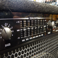 160 watt bass guitar amplifier in great condition.<br />