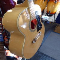 Awesome jumbo acoustic guitar in great condition with original Tokai padded bag.
