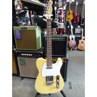 <p>Lovely Standard Telecaster in vintage blonde finish.</p><p>Condition: 1 small chip in the top, otherwise excellent.</p>