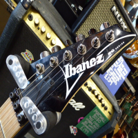 Awesome locking system guitar in excellent condition.