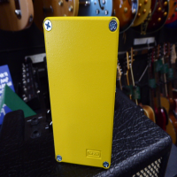 <p>Quality chorus pedal by MXR.&nbsp; Includes original box and instructions.</p><p>Condition: A couple of little chips, otherwise excellent.</p>