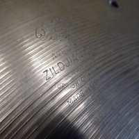18" crash cymbal with rivet holes.&nbsp; Made in the USA.