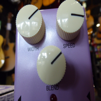 Nice analog chorus pedal in mint condition with original box.