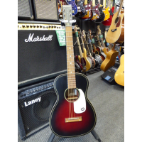 <p>Lovely small-bodied, short-scale acoustic guitar with 2-colour sunburst finish.</p><p>Excellent condition.</p>