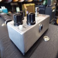 Quality fuzz pedal in good condition.