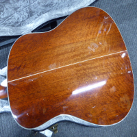 <p>Stunning all-solid dreadnought acoustic guitar with sloped shoulders, ebony fretboard &amp; bridge, sunburst finish, and more.</p><p>Mint condition.</p><p>Inlcudes original hard case.</p>