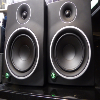 <p>Great near-field studio monitors from this legendary manufacturer.</p><p>Very good condition</p><p style="margin:0in;font-family:Calibri;font-size:10.0pt;color:#767676;"></p><ul style="direction:ltr;unicode-bidi:embed;margin-top:0in;margin-bottom:0in;" type="disc"><li style="margin-top:0;margin-bottom:0;vertical-align:middle;"><span style="font-family:Calibri;font-size:11.0pt;">Perfectly matched amps and
     drivers for optimized performance</span></li><li style="margin-top:0;margin-bottom:0;vertical-align:middle;"><span style="font-family:Calibri;font-size:11.0pt;">65 watts of Class A/B
     amplification</span></li><li style="margin-top:0;margin-bottom:0;vertical-align:middle;"><span style="font-family:Calibri;font-size:11.0pt;">Frequency Response: 38Hz -
     20kHz</span></li><li style="margin-top:0;margin-bottom:0;vertical-align:middle;"><span style="font-family:Calibri;font-size:11.0pt;">6.5" polypropylene
     woofer</span></li><li style="margin-top:0;margin-bottom:0;vertical-align:middle;"><span style="font-family:Calibri;font-size:11.0pt;">High output with controlled
     low-frequency performance</span></li><li style="margin-top:0;margin-bottom:0;vertical-align:middle;"><span style="font-family:Calibri;font-size:11.0pt;">1" silk-dome tweeter</span></li><li style="margin-top:0;margin-bottom:0;vertical-align:middle;"><span style="font-family:Calibri;font-size:11.0pt;">Flexible inputs for simple
     connection to almost any audio source</span></li><li style="margin-top:0;margin-bottom:0;vertical-align:middle;"><span style="font-family:Calibri;font-size:11.0pt;">Two levels of bass boost</span></li><li style="margin-top:0;margin-bottom:0;vertical-align:middle;"><span style="font-family:Calibri;font-size:11.0pt;">Boost/cut control over highs</span></li></ul><p></p>