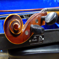 <p>Good starter instrument.</p><p>Nice tone, very playable.</p><p>Stradivarius copy, made at the well-known Cremona Factory in Luby, Czechoslovakia.&nbsp;</p>