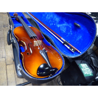 <p>Good starter instrument.</p><p>Nice tone, very playable.</p><p>Stradivarius copy, made at the well-known Cremona Factory in Luby, Czechoslovakia.&nbsp;</p>