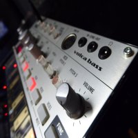 <p>Superb three-oscillator bass synth in a tiny package!</p><p>With its three tunable analogue oscillators and specially designed filter, the Volca Bass can generate a massive variety of bass, and even lead sounds. </p><p>Sequence the three oscillators individually or in unison, sync up to multiple Volcas or other gear in your studio, or make bass lines on the bus with battery operation and a built-in speaker!</p><p>Generating the thick and modulated sounds that you expect from an analogue synthesizer, the three oscillators can be used in a variety of ways from one-part unison to three-part chords, giving you an incredible diversity of bass sounds.</p><br />