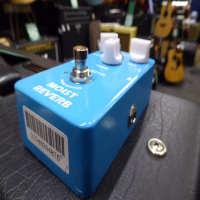 Affordable reverb pedal in great condition.