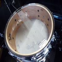 <p>Stunning 5-piece drum kit by Pearl.</p><p>Excellent condition.</p>