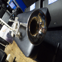 <p>Lovely vintage student trumpet in very good condition, with case.</p><p>Plays smoothly, lovely tone.</p><p><br /></p><p></p>
