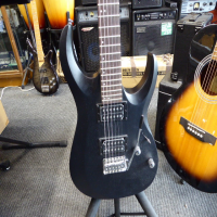 <p>Double cut electric with twin humbucking pickups.</p><p>Mint condition.</p>