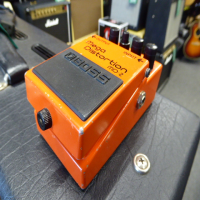 <p>Superb distortion pedal by Boss.</p><p>Condition: A few chips, otherwise fine.</p>
