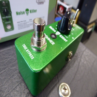 Noise reduction pedal in good condition with box.